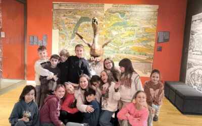 Mali kraljevi i kraljice iz 2. a: Putovanje kroz 1100 godina povijesti